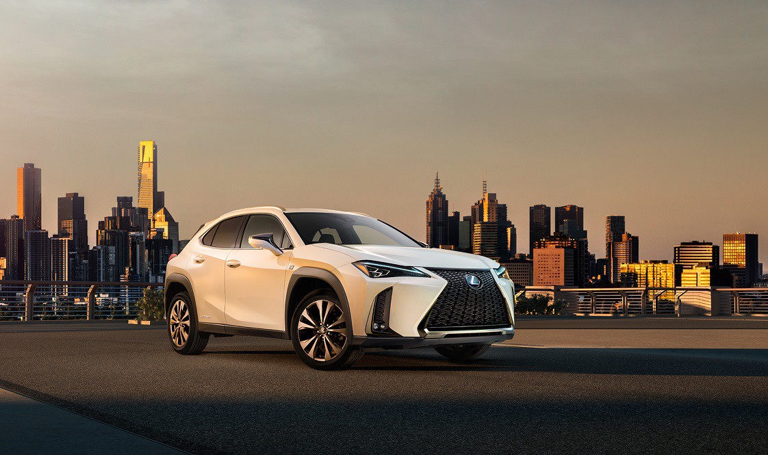 LEXUS UX REVELADO